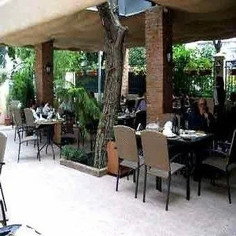 Hotel Piccolo Mondo Bukarest 3*,  Románia