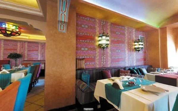 Hotel Piccolo Mondo Bukarest Románia