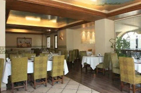 Hotel Piccolo Mondo Βουκουρέστι 3*,